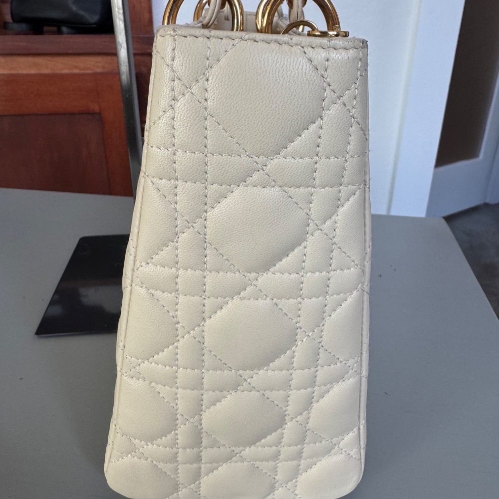 Christian Dior Medium Lady Dior - Cream Lambskin - Picture 4 of 11